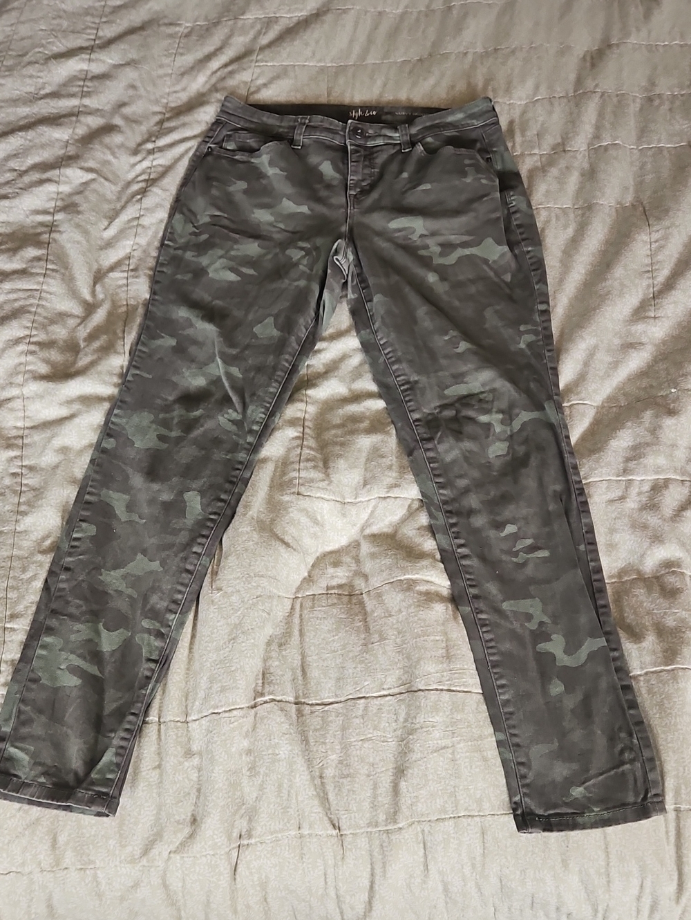Style & Co. Women's Camo Skinny Jeans - Olive/Gray